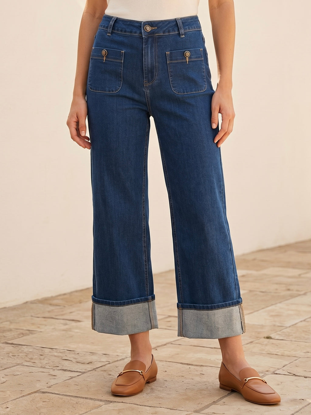 Jean Wide Leg 7/8ème – Grand Revers & Poches Plaquées Boutons Dorées