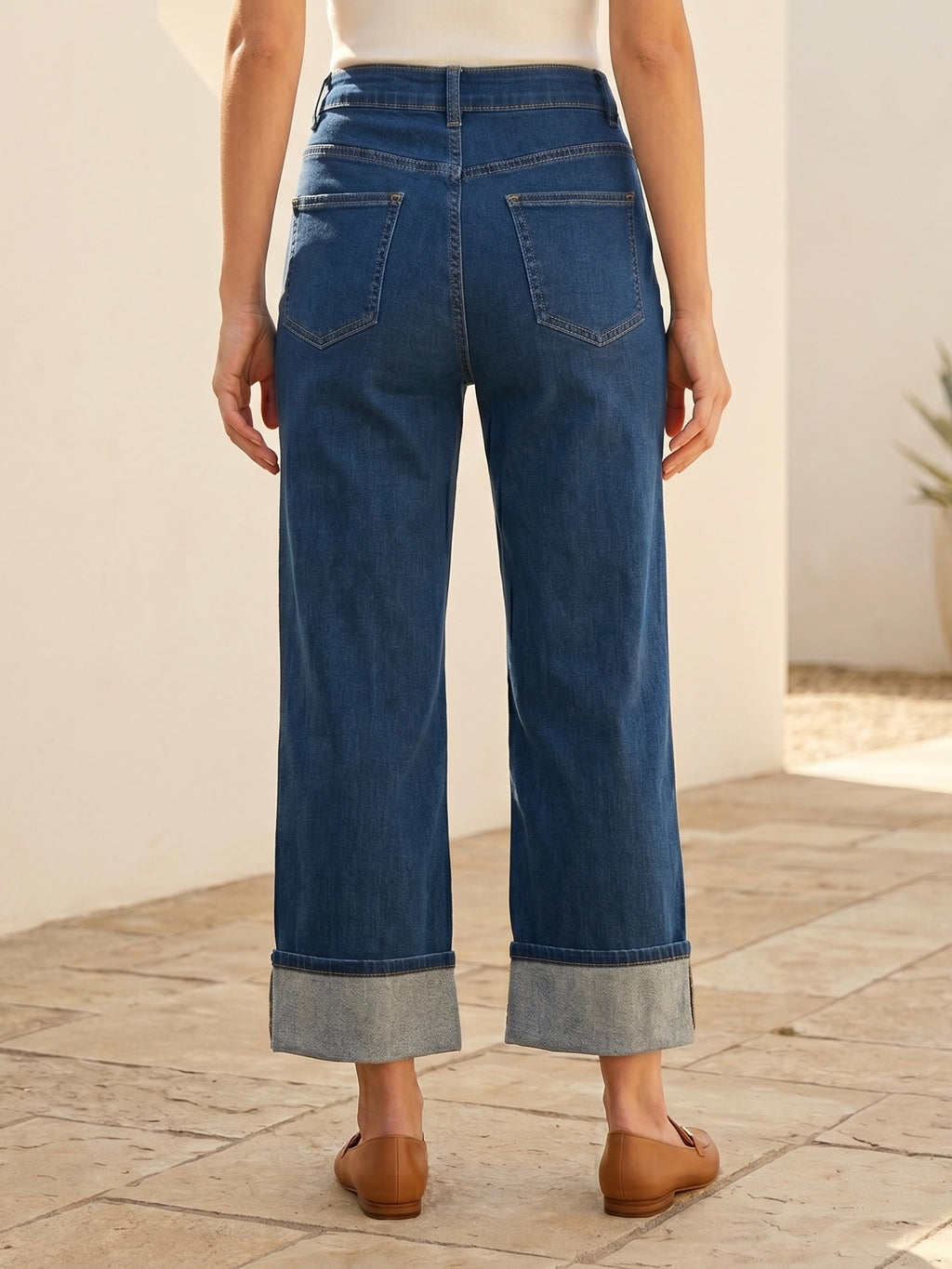 Jean Wide Leg 7/8ème – Grand Revers & Poches Plaquées Boutons Dorées