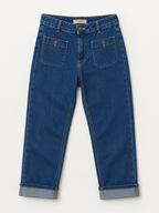 Jean Wide Leg 7/8 grand revers, poches plaquées et boutons dorés seul sur fond neutre, vue de face - Voggo