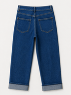 Jean Wide Leg 7/8 grand revers, poches plaquées et boutons dorés seul sur fond neutre, vue de dos - Voggo