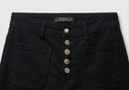 Jean Wide Leg noir à 5 boutons et poches plaquées seul sur fond neutre, vue de face - Voggo