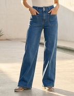 Jean Wide Leg à double boutonnage et poches plaquées porté, vue de face - Voggo