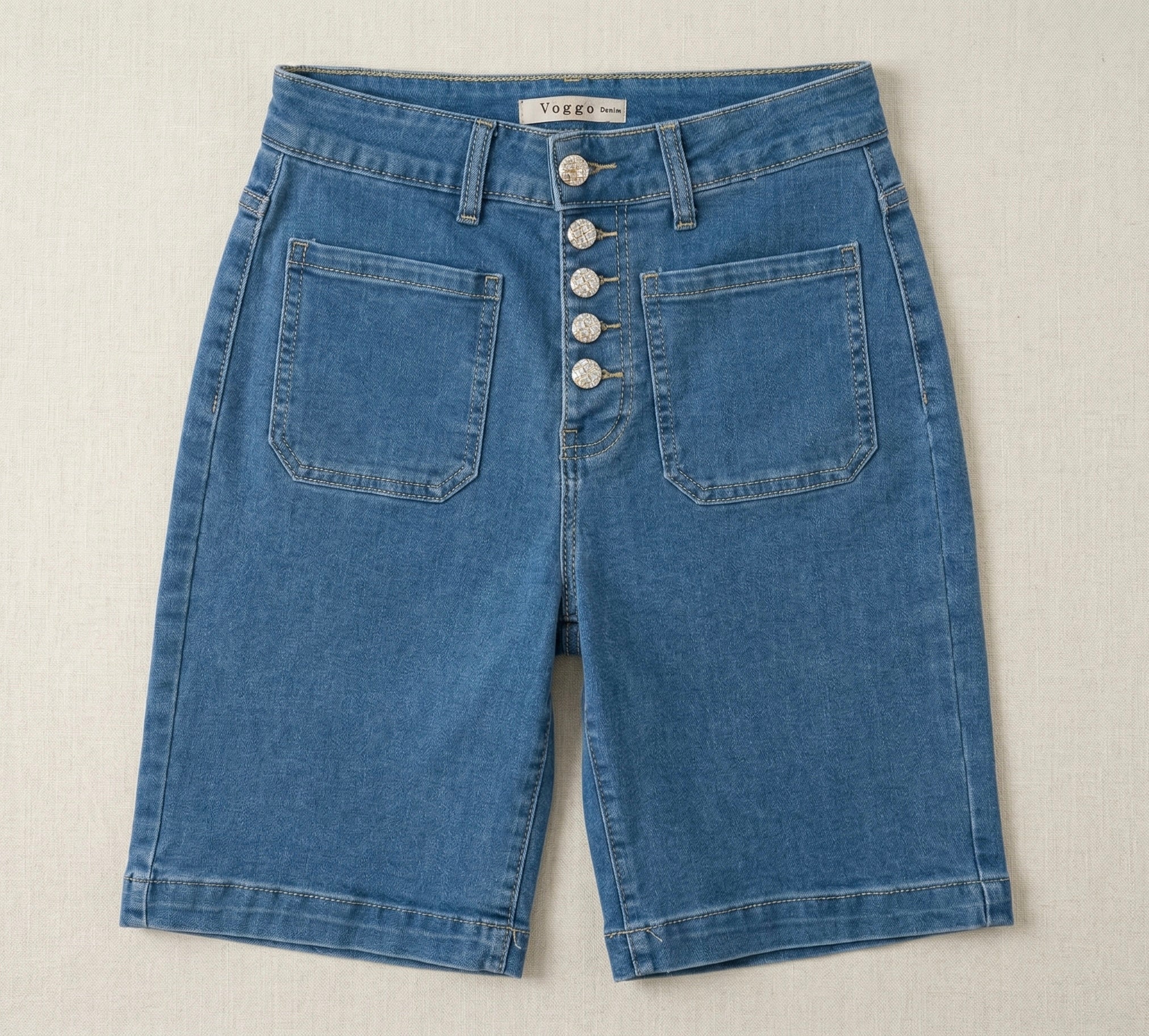 Bermuda en Jean Large – 5 Boutons Élégants