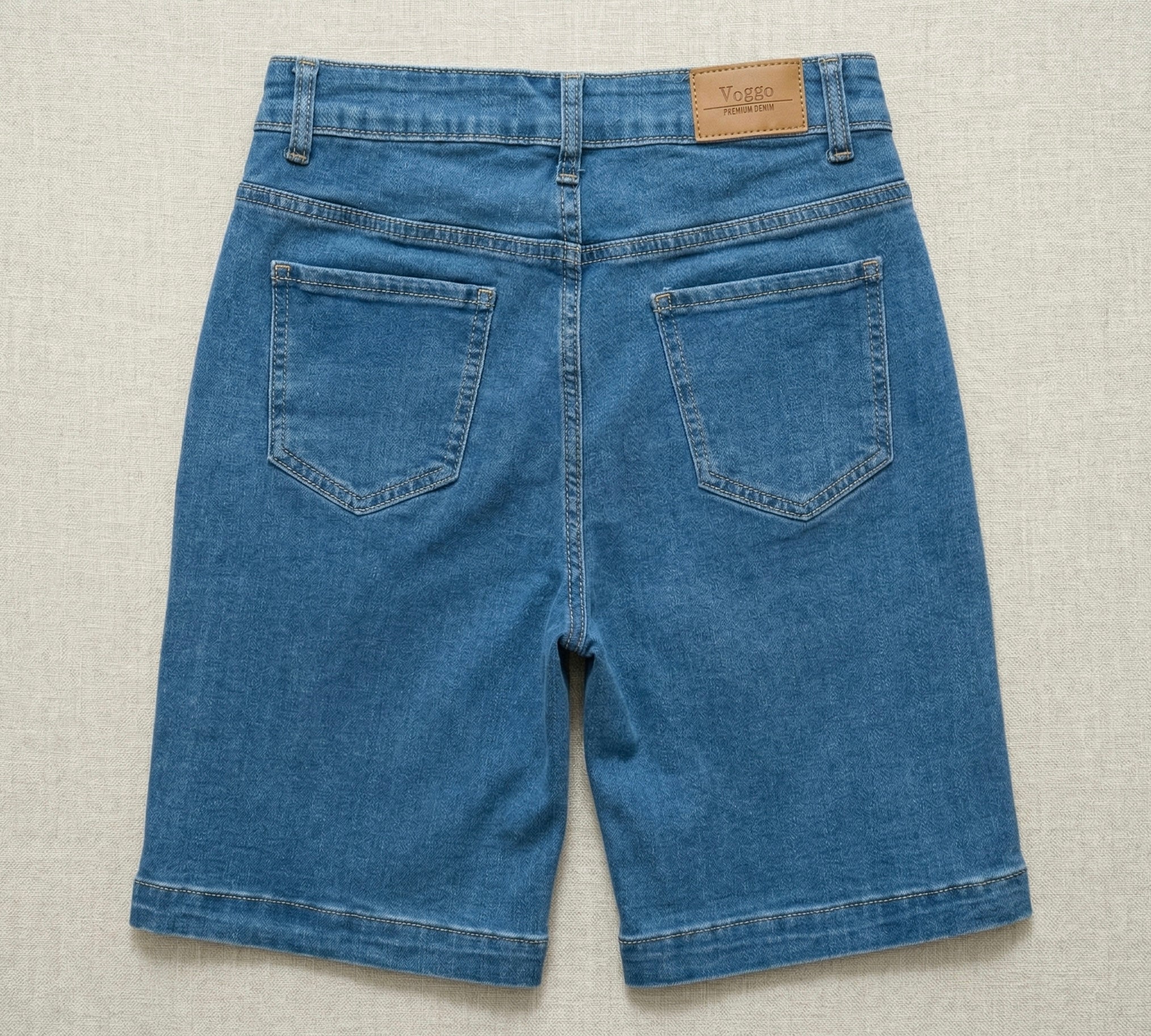 Bermuda en Jean Large – 5 Boutons Élégants