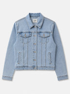 Veste en jean coupe authentique seul sur fond neutre, vue de face - Voggo