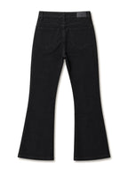 Jean Bootcut noir effet push-up seul sur fond neutre, vue de dos - Voggo