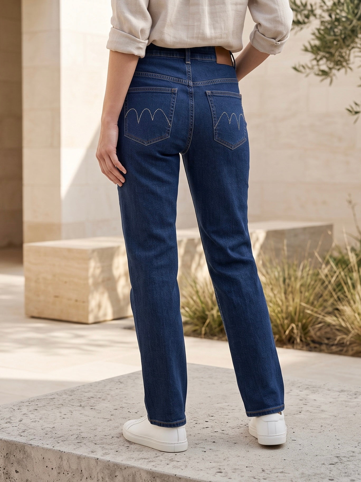 Jean Coupe Droite – Strass Poche Arrière