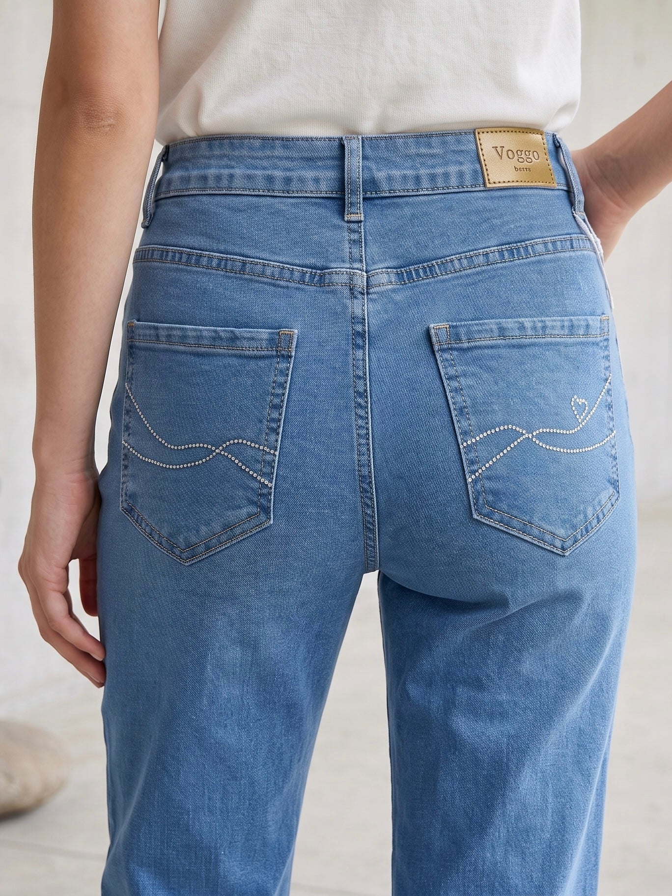 Jean Coupe Droite – Strass Poche Arrière