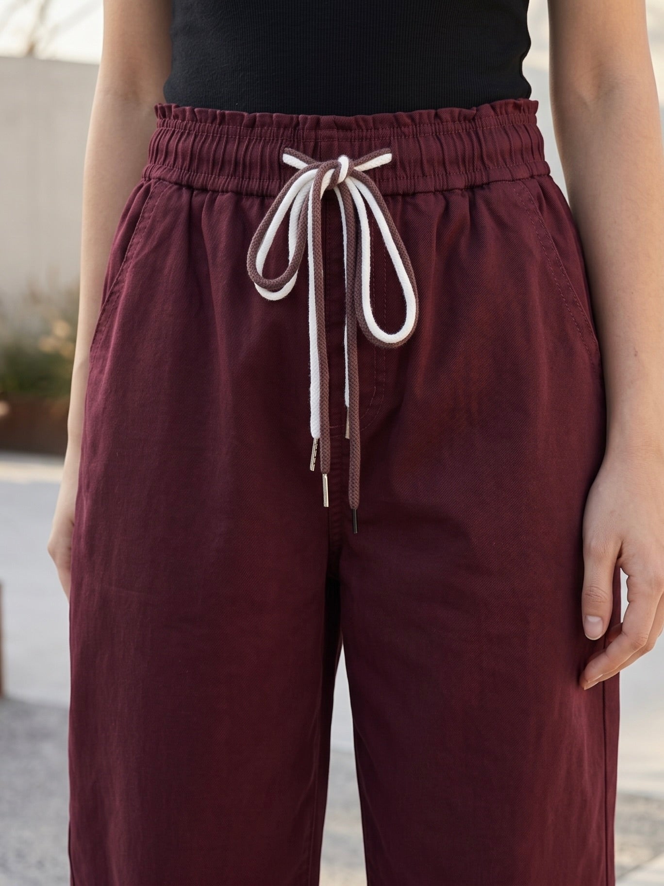 Pantalon Mom Fit – Ceinture Elastiquée & Cordons – Bordeaux