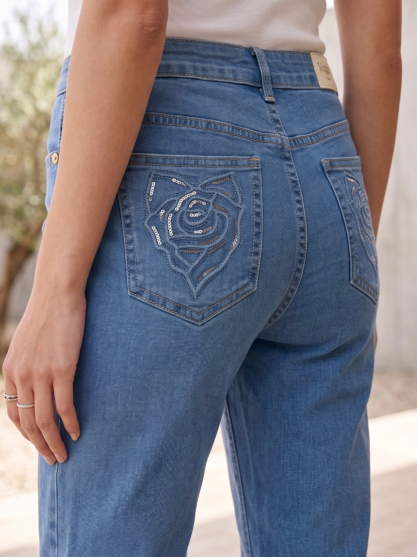 Jean Coupe Droite – Fleurs Poche Arrière