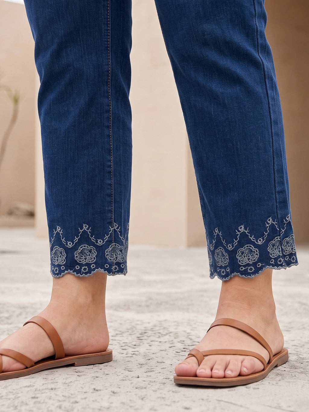 Jean Droit 7/8ème – Grande Taille – Broderie Bas de Jambe